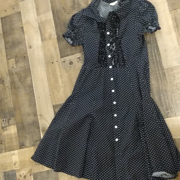 Dress - Picture 1 of 6